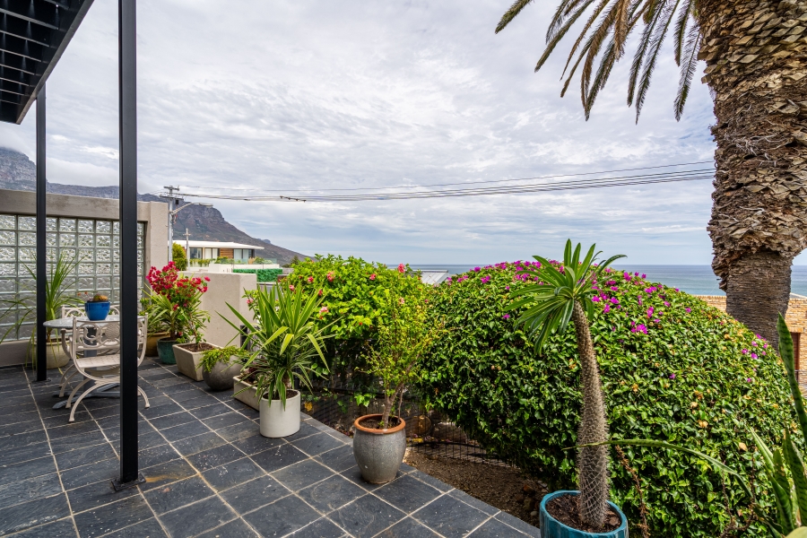 To Let 1 Bedroom Property for Rent in Camps Bay Western Cape